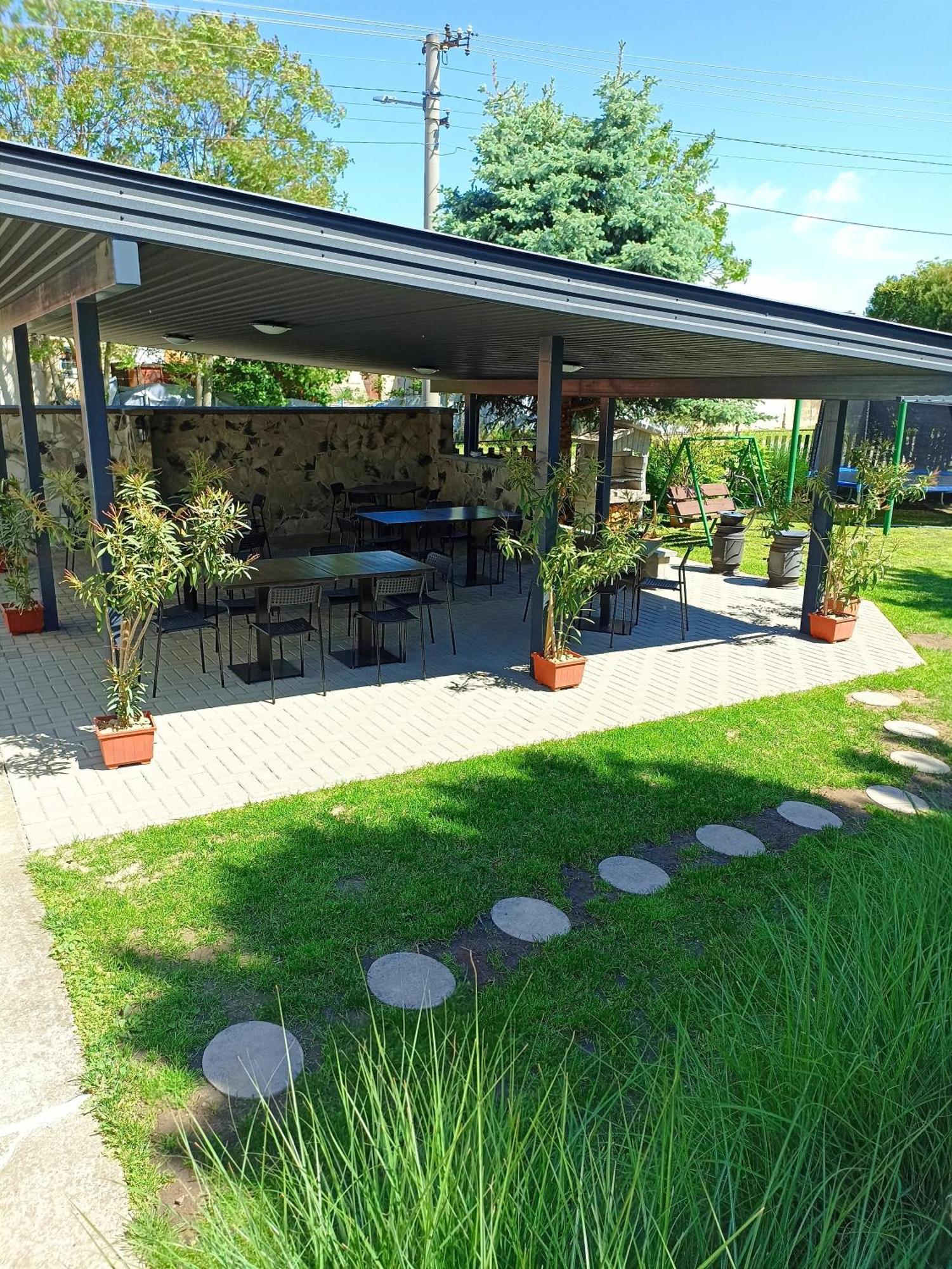 Abturist penzion Štúrovo Exterior foto